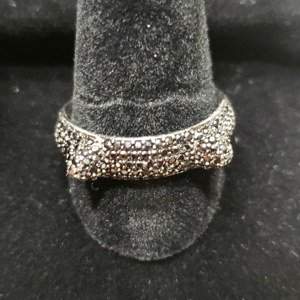 Black Spinel Cat Ear Ring